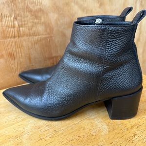 Everlane The Boss Black Pebble Leather Pointed Toe Ankle Boot Made in Italy